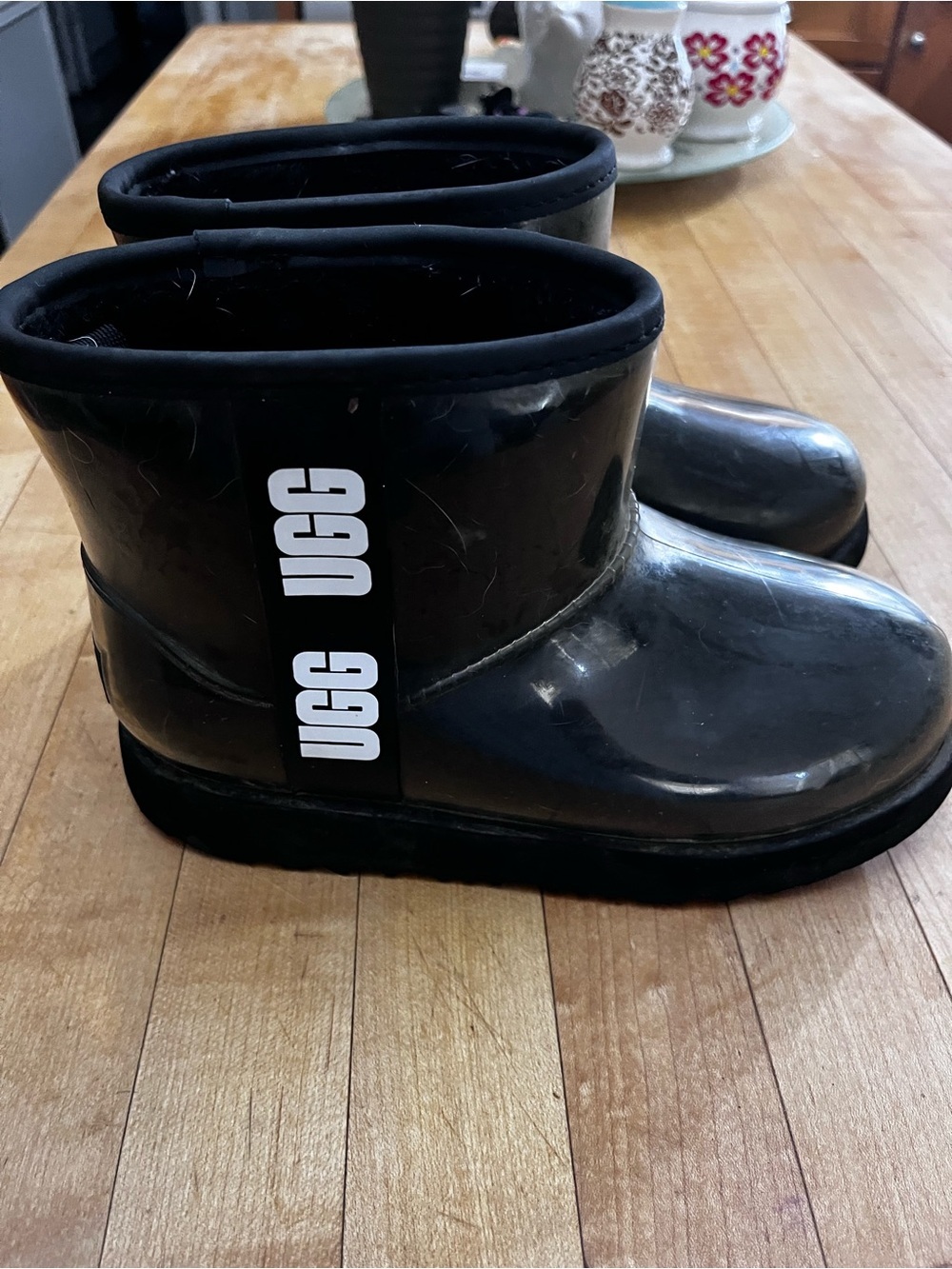 UGG Kids Classic Clear Mini II Waterproof Boot Black Size 2